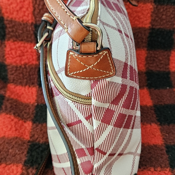 Dooney & Bourke Cranberry Crossbody/Shoulder Coated Cotton w/Leather Excellent - Picture 6 of 16